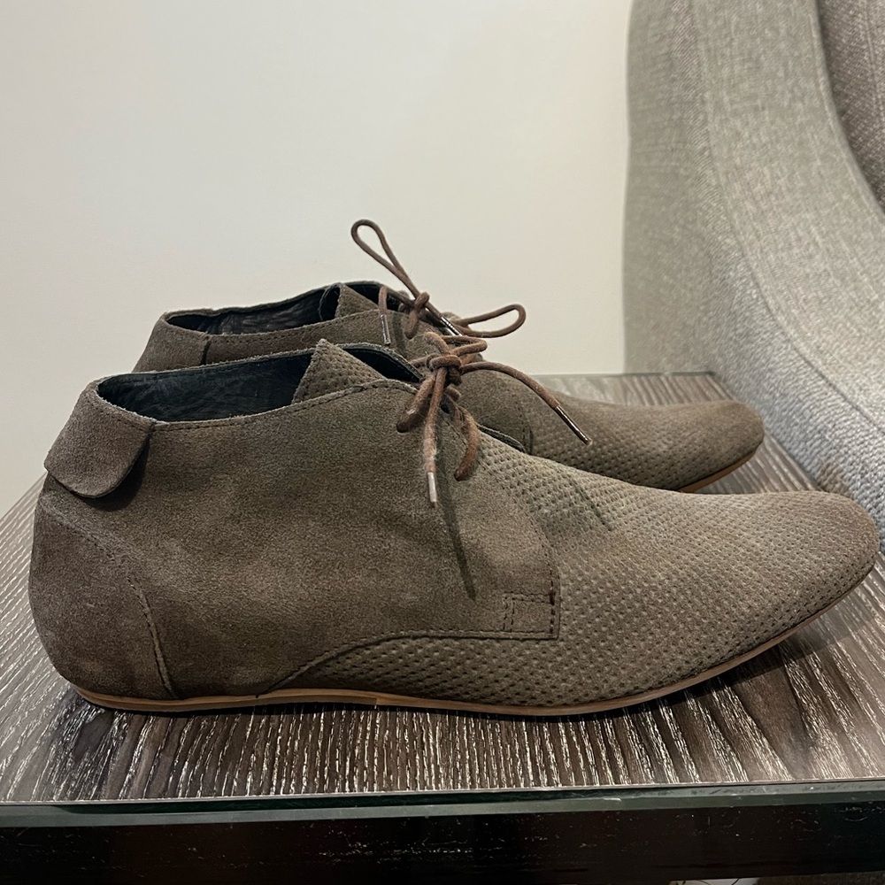 H by London Suede Shoes Size 9